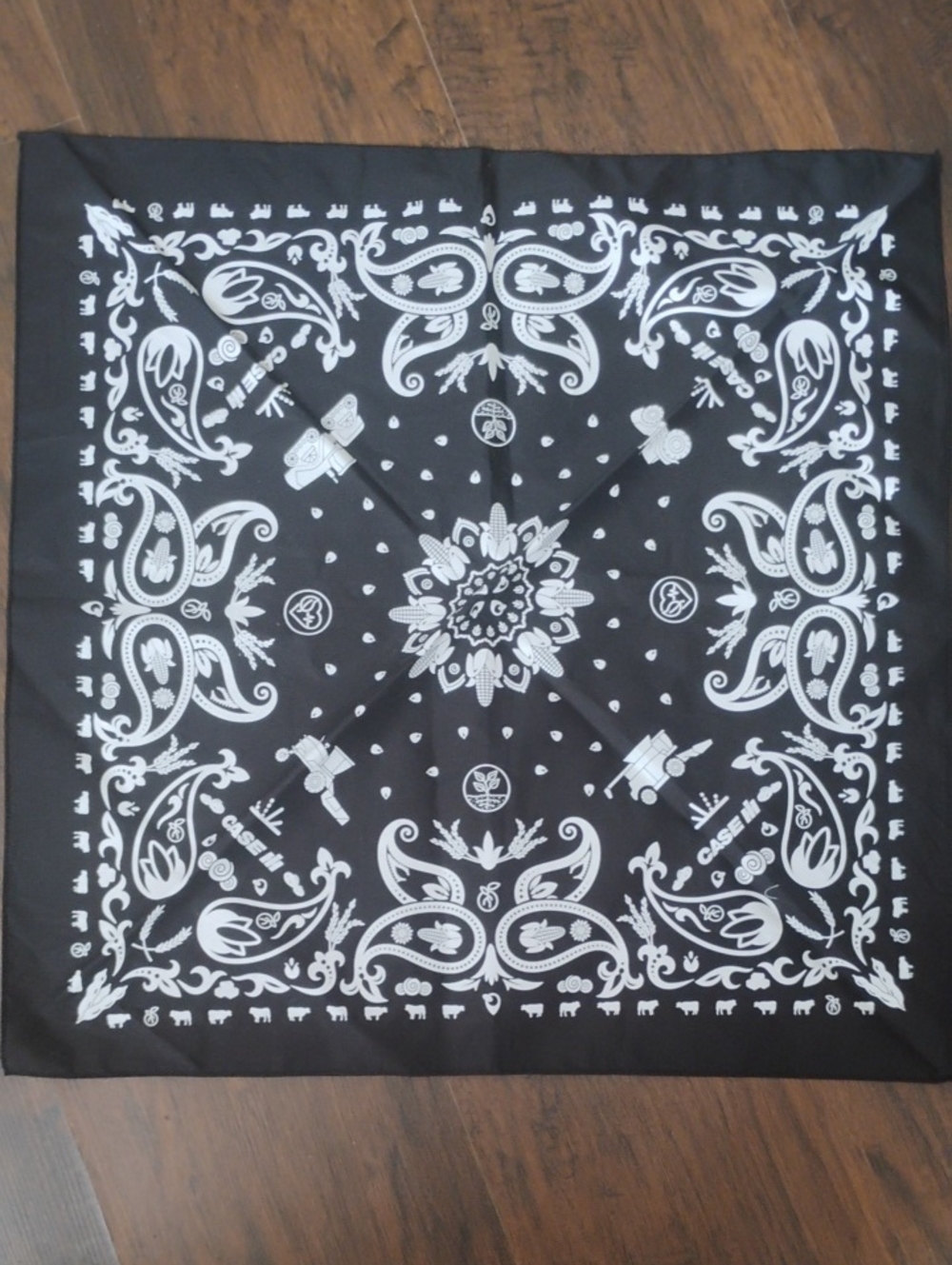 Case IH Tractor Themed Black and White Paisley Bandana Cows *Corn *Farming